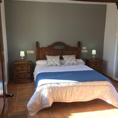 Hostal Rural La Casa Verde Cheles 外观 照片