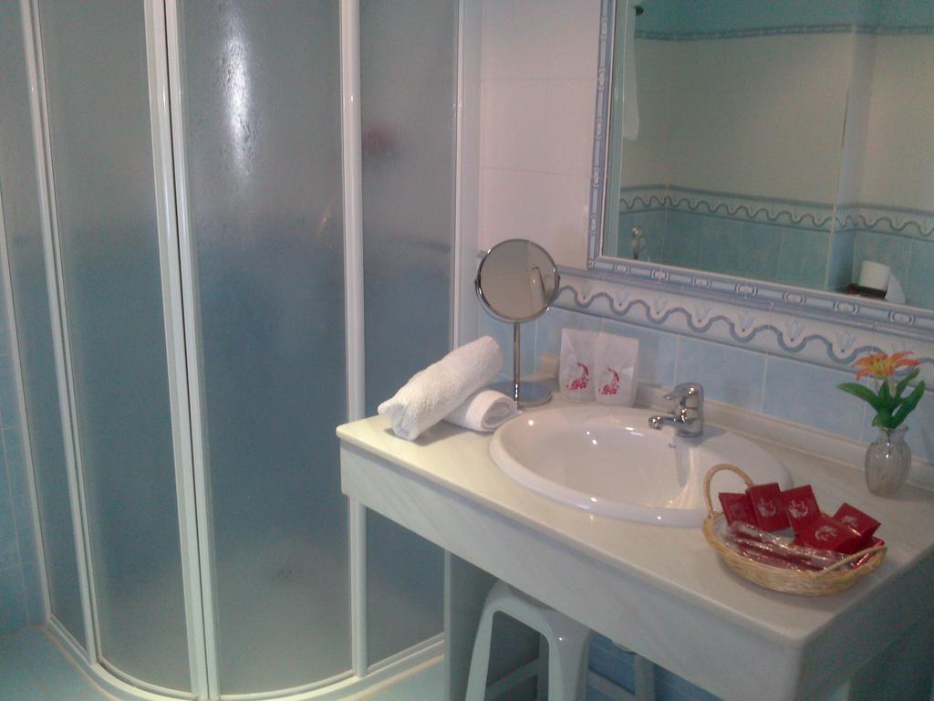 Hostal Rural La Casa Verde Cheles 外观 照片
